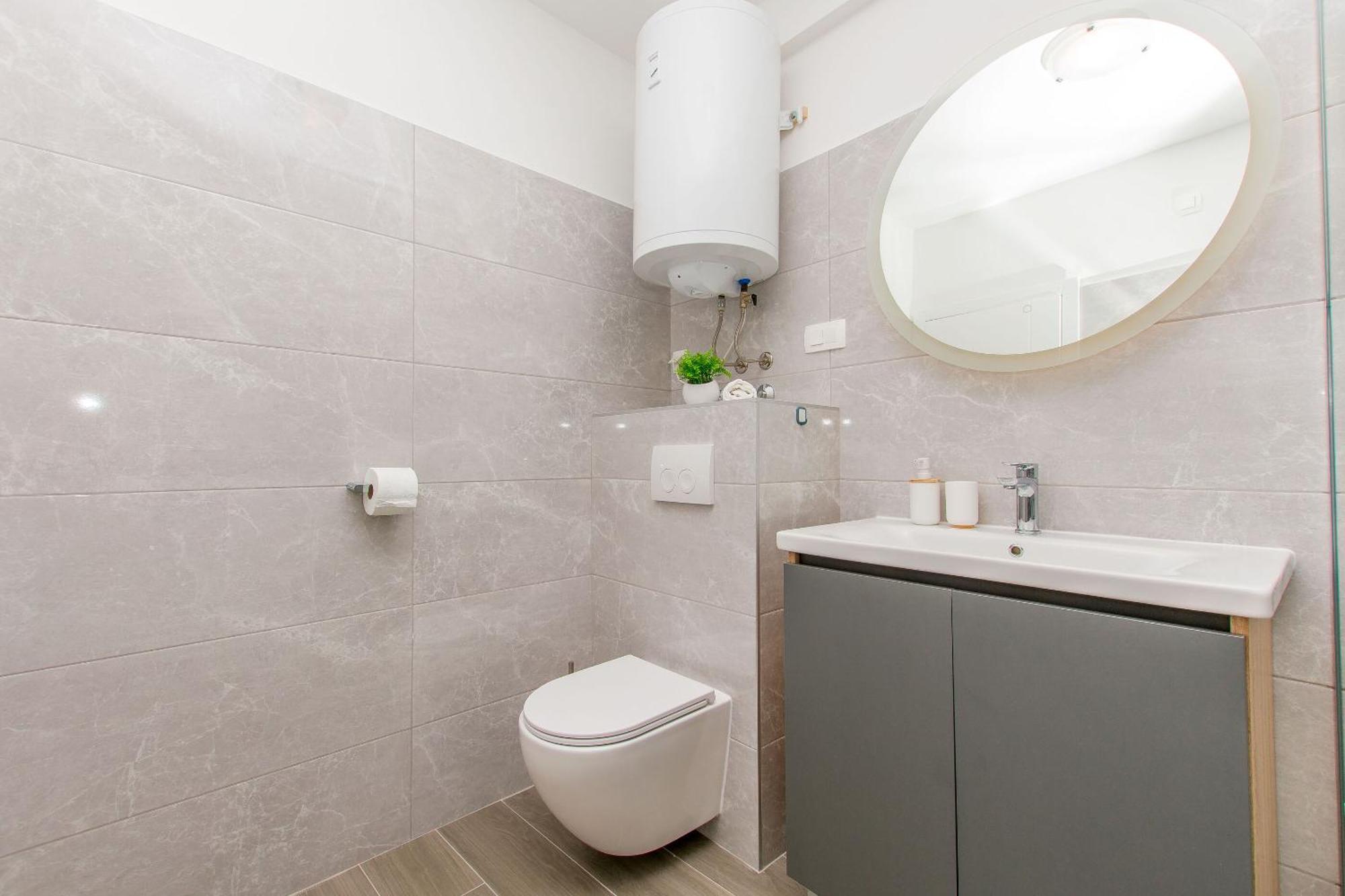 Apartment Petea Omis