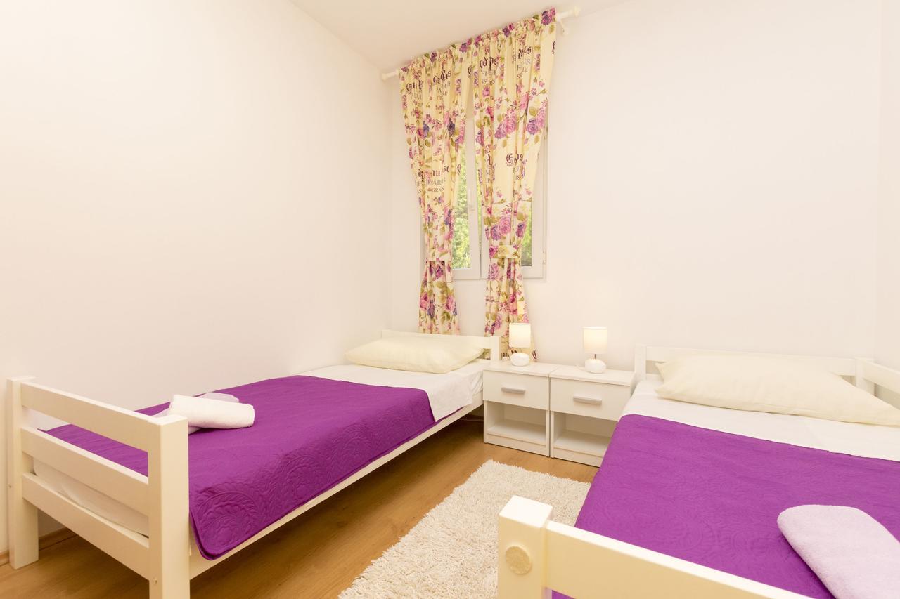 Petea Apartment *