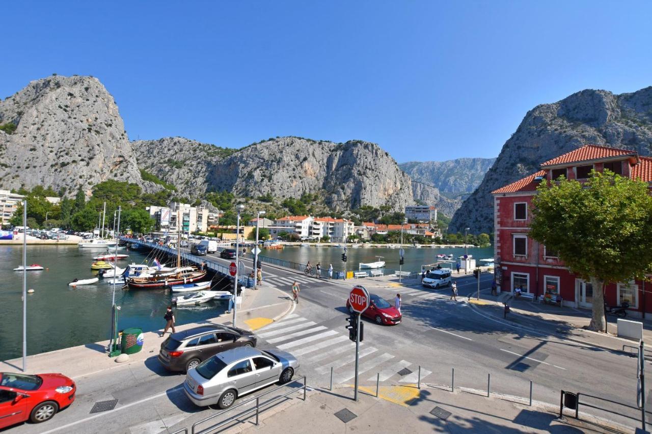 Petea Omis